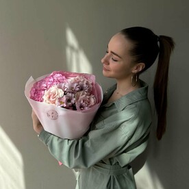 Французские розы, Гортензия Гидрангия, Хризантема, Стильная упаковка