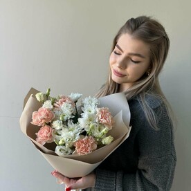 Хризантема кустовая, Диантус, Лизиантус Эустома, Пистация, Стильная упаковка