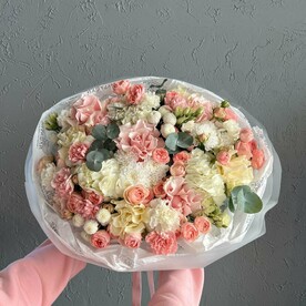 Пышный микс с гортензией и пионовидными розами FT1731