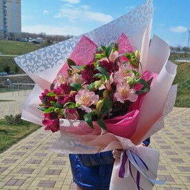 Букет альстромерий