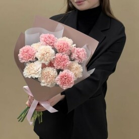Букет из 13 диантусов