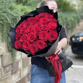 Буки из 25 импортных красных роз