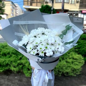 Букет гигант из белоснежной хризантемы