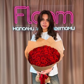 51 роза в крафте