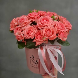 Коробка "Розовые сны" из кустовых роз