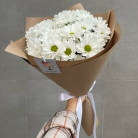 Букет "Мирабель" из белой кустовой хризантемы