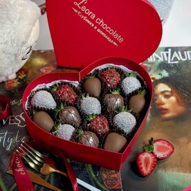 Клубника в Шоколаде 15 шт сердце. Бельгийский шоколад Callebaut. Подарочный набор 2012