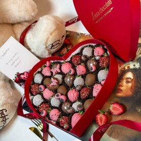 Клубника в Бельгийском шоколаде Callebaut. Сердце XXL. Подарочный набор 2014