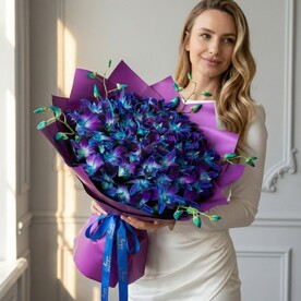 Букет из орхиде Космос. Монобукет 504. Leoraflowers
