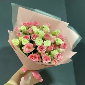 Букет из кустовых роз