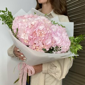 Букет розовых гортензий