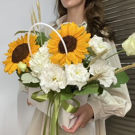 Пшеница шт, Подсолнух шт, Гортензия шт, Лизиантус Эустома шт, Гипсофила шт, Сумочка шт, Оазис шт