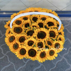 Корзина подсолнухов