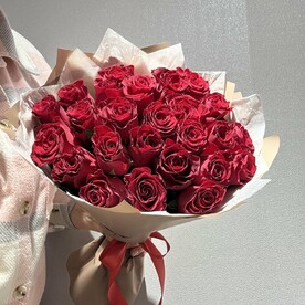 25 красных роз 🌹(крупный бутон)
