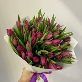 Букет из 49 тюльпанов