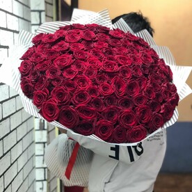 Букет из 101 розы red naomi