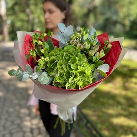 Букет из гортензии с альстромерией