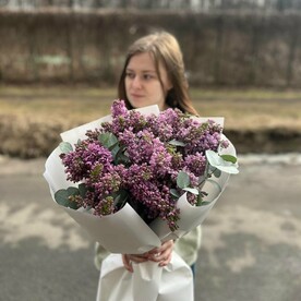 Букет свежей сирени