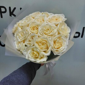 Классический букет белых роз
