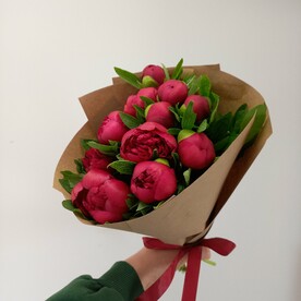 А ты подарил ей пионы ?🥰