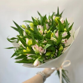 Букет для вазы из 19 альстромерий
