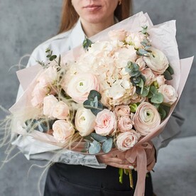 Ранункулус, Роза кустовая, Гортензия, Эвкалипт, Стифа, Пленка матовая
