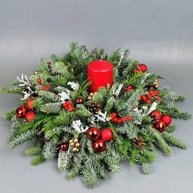 Новогодний венок на стол со свечой