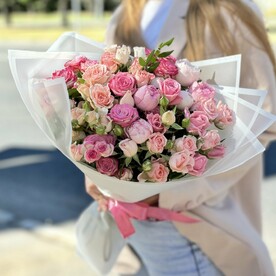 15 нежных кустовых роз