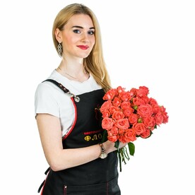 15 оранжевых кустовых роз