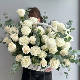 Корзина из 51 роз Эквадор