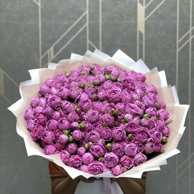 Букет из кустовых Пионовидных роз