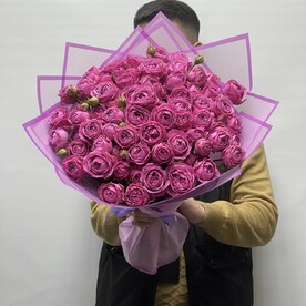 Букет из кустовых Пионовидных роз