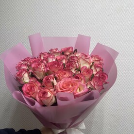 29 розовых роз