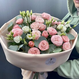 Роза пионовидная кустовая, Эвкалипт, Лизиантус Эустома