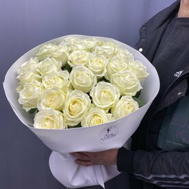 Букет из 25 белых роз