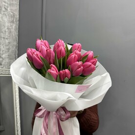 Букет из 19 тюльпанов