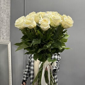 Букет из 25 белых роз
