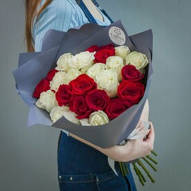 Букет из 25 красных и белых роз, арт: 248