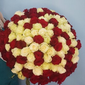 Букет из 101 розы микс, доставка живых цветов, Эквадор, 50 см