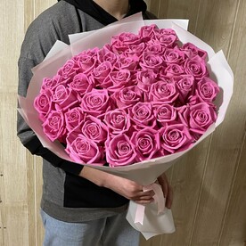 Розовые в белом