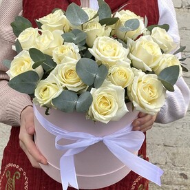 Роза аваланж с эвкалиптом