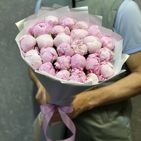 Пиона Сара Бернар в дизайнерской упаковке