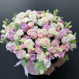 Роза, Гвоздика, Эвкалипт, Лизиантус Эустома, Оазис, Коробка