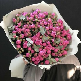 Роза пионовидная кустовая Мисти Баблс, Эвкалипт, Дизайнерская упаковка