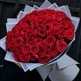Букет из 51 красной розы