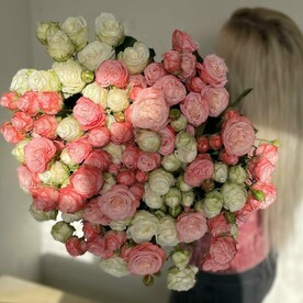 35 Кустовых роз