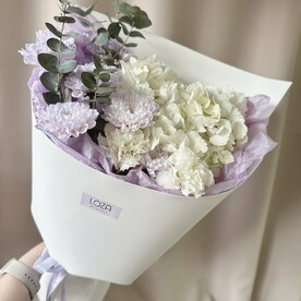 Букет с белой гортензией