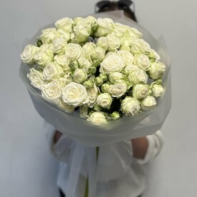 Букет из кустовых роз ангел бомбастик