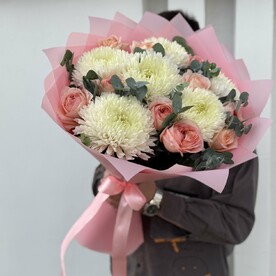 Эвкалипт, Роза Эквадор, Хризантема одноголовая, Дизайнерская упаковка, Открытка