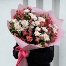 Альстромерия, Хризантема кустовая, Дизайнерская упаковка, Открытка